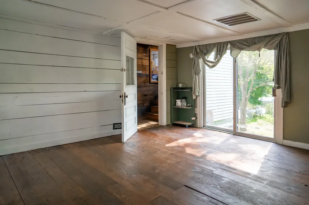4 Pleasant Street Monmouth ME 04259