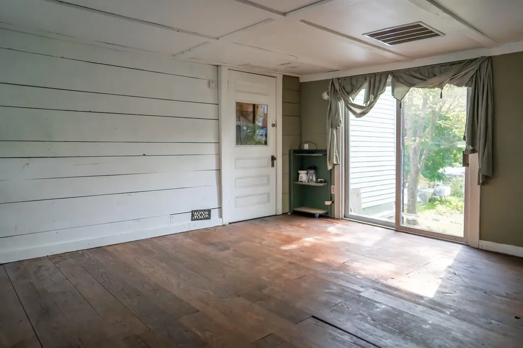 4 Pleasant Street Monmouth ME 04259