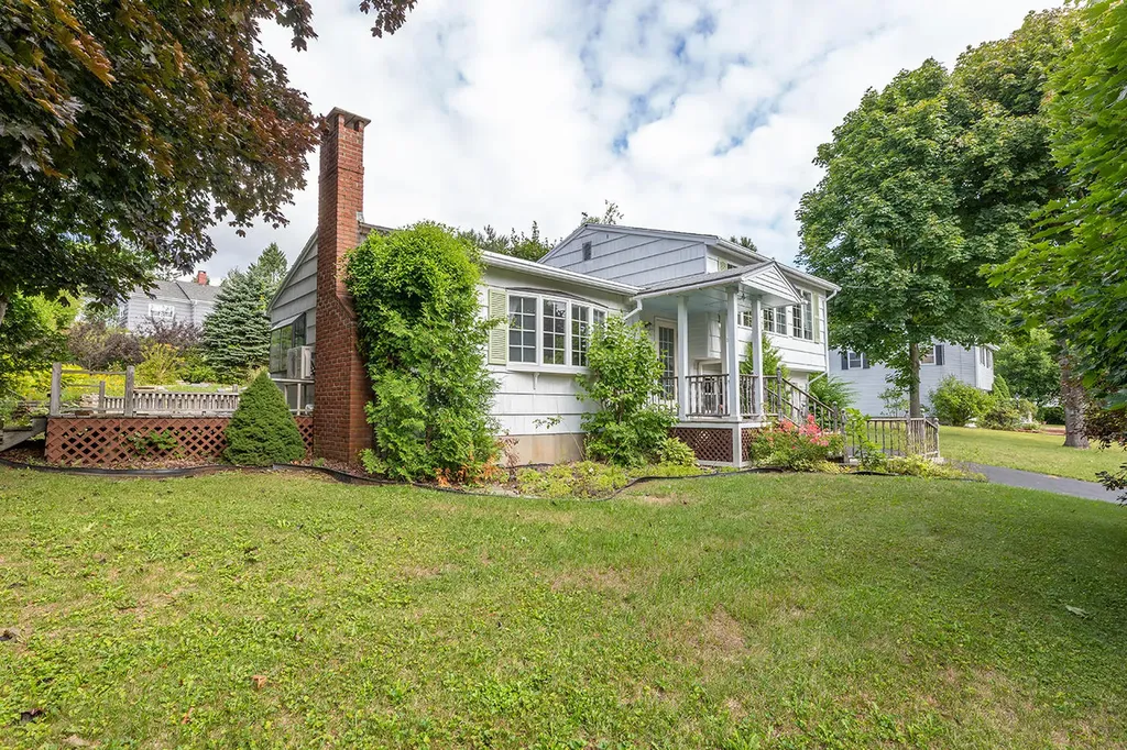 21 Katahdin Avenue Rockland ME 04841