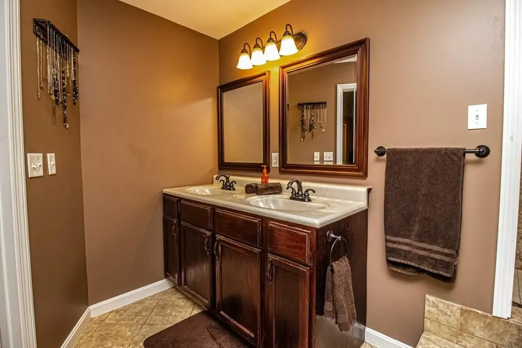 113 Hilltop Estates Farmington ME 04938