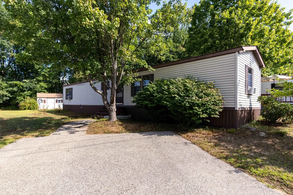 59 Pine Hill Mobile Park Berwick ME 03901