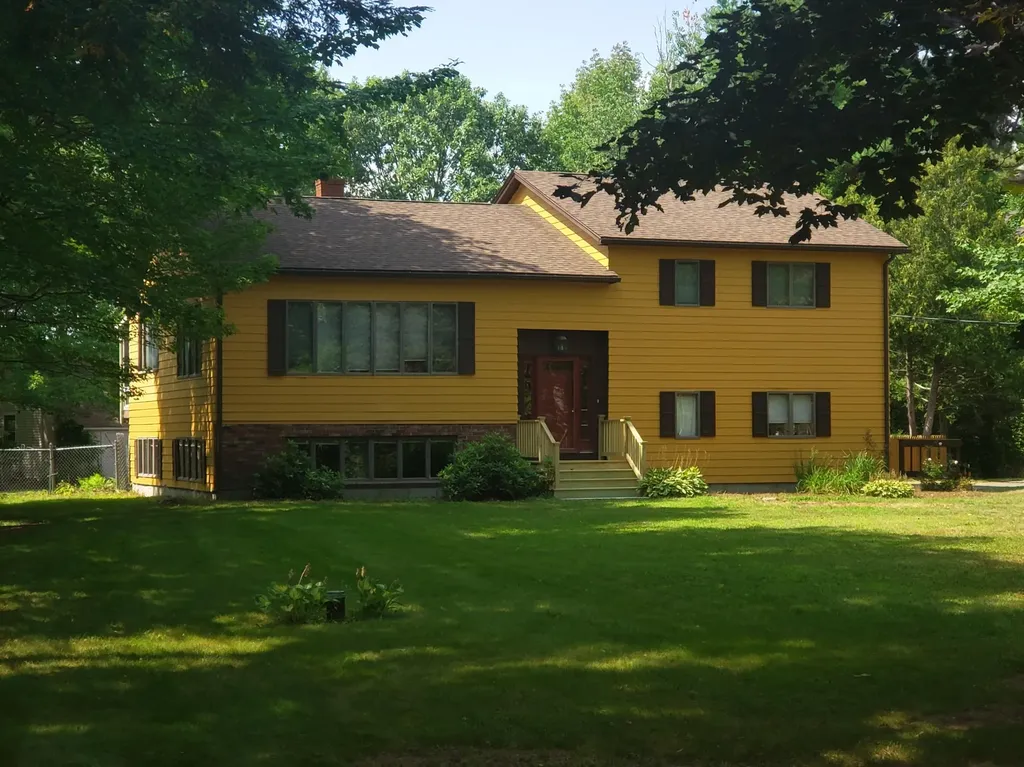 16 Bonnie Avenue Oakland ME 04963