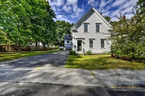 37 Oak Street Gardiner ME 04345