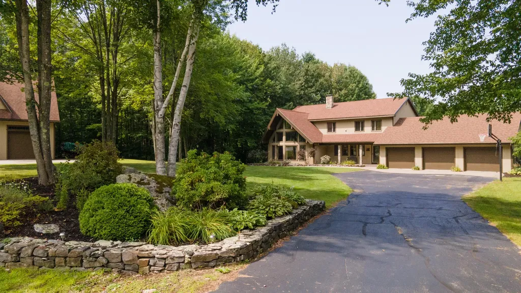24 Fairway Drive Auburn ME 04210
