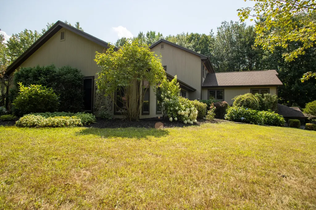 24 Fairway Drive Auburn ME 04210