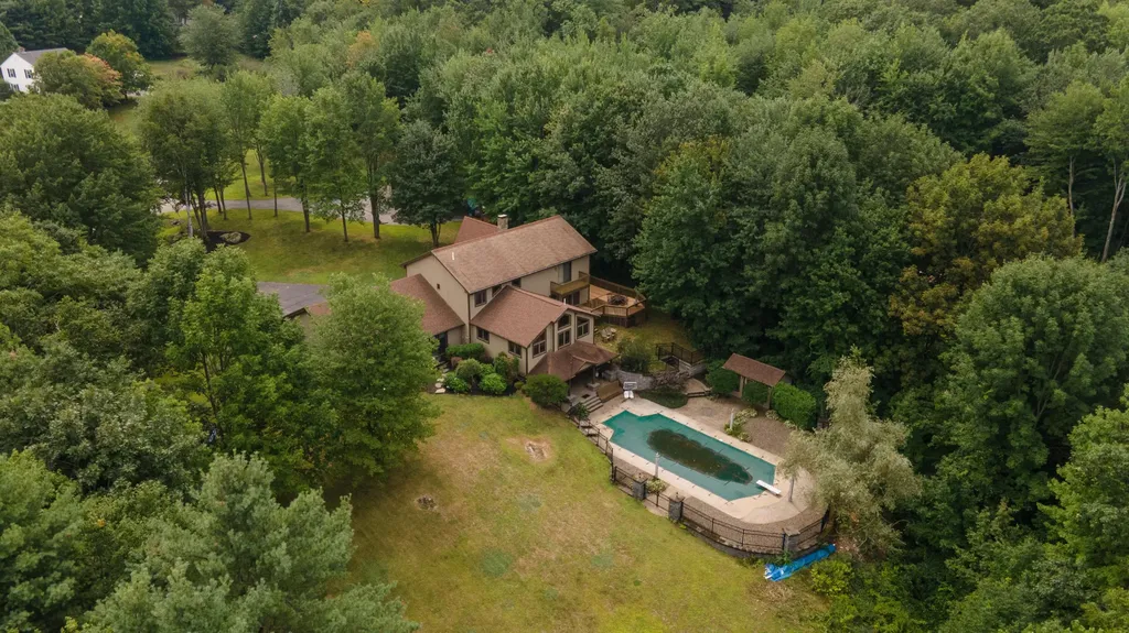24 Fairway Drive Auburn ME 04210