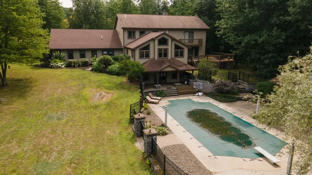 24 Fairway Drive Auburn ME 04210