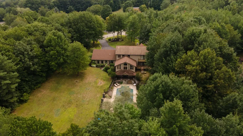 24 Fairway Drive Auburn ME 04210