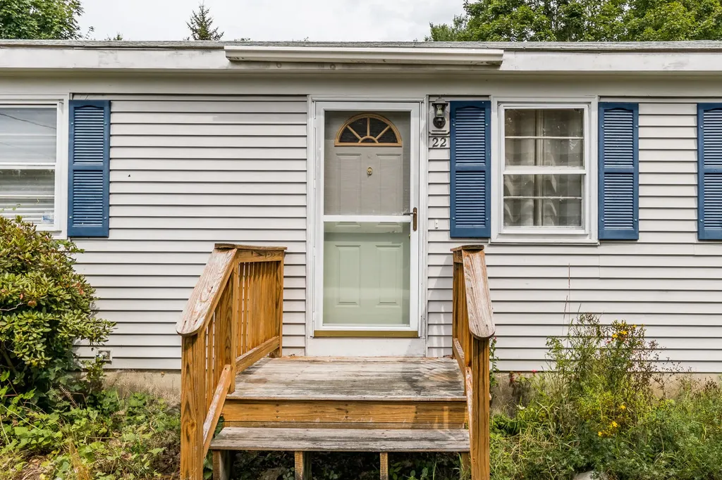 22 Eaton Drive Buxton ME 04093