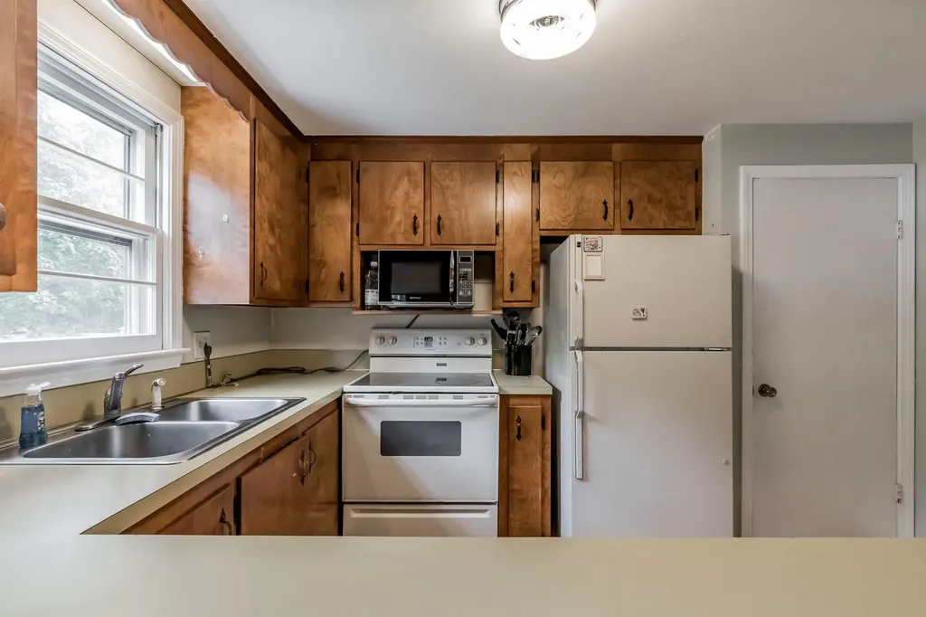 22 Eaton Drive Buxton ME 04093