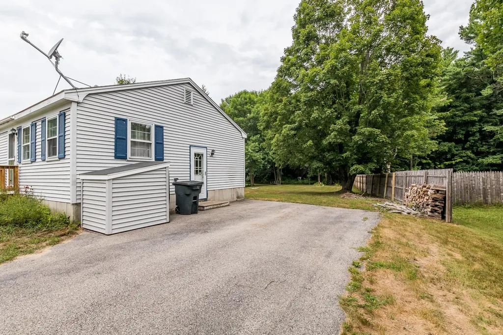 22 Eaton Drive Buxton ME 04093