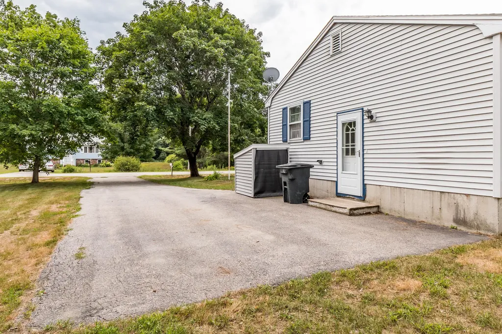 22 Eaton Drive Buxton ME 04093