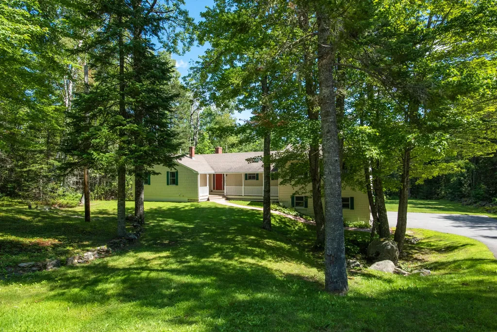 143 Eaton Ridge Drive Holden ME 04429