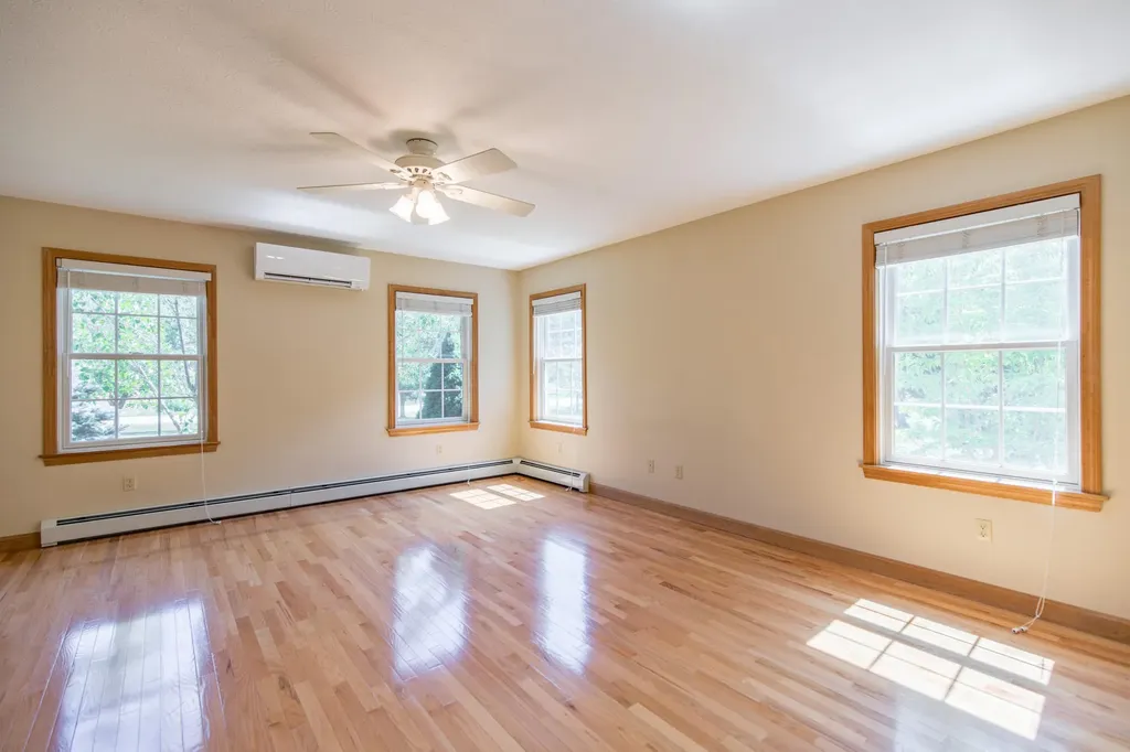 1 Julias Way Brunswick ME 04011