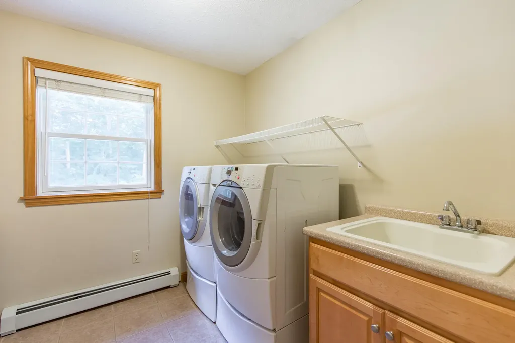 1 Julias Way Brunswick ME 04011