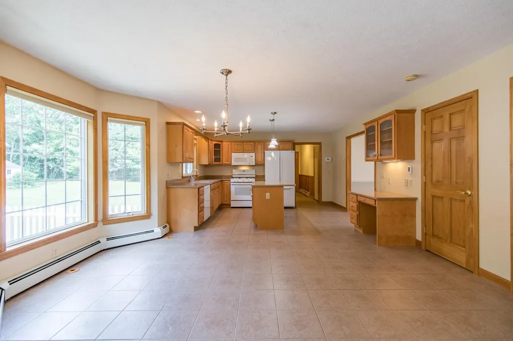 1 Julias Way Brunswick ME 04011