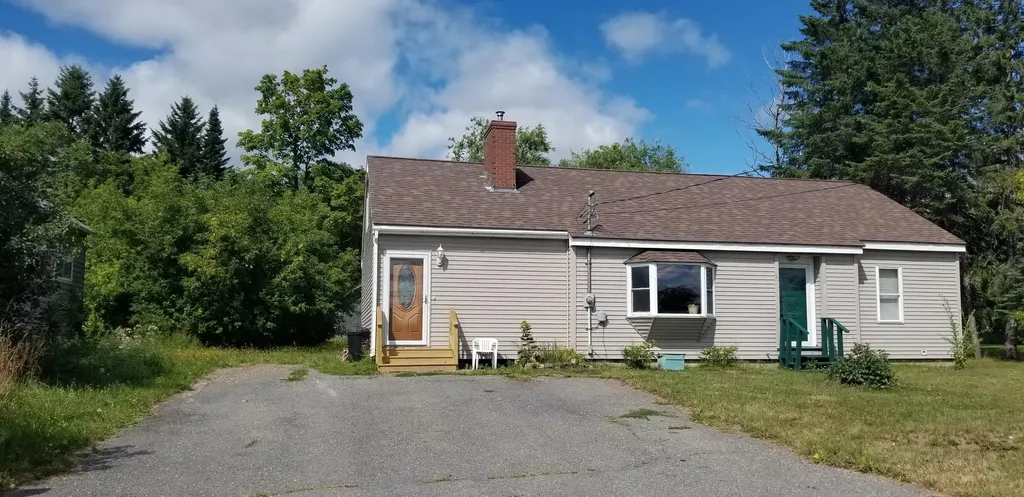30 Hammond Street Caribou ME 04736
