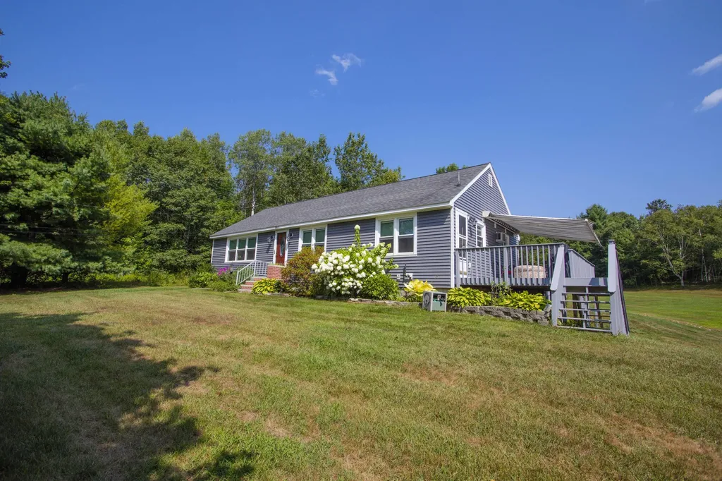 667 River Road Windham ME 04062