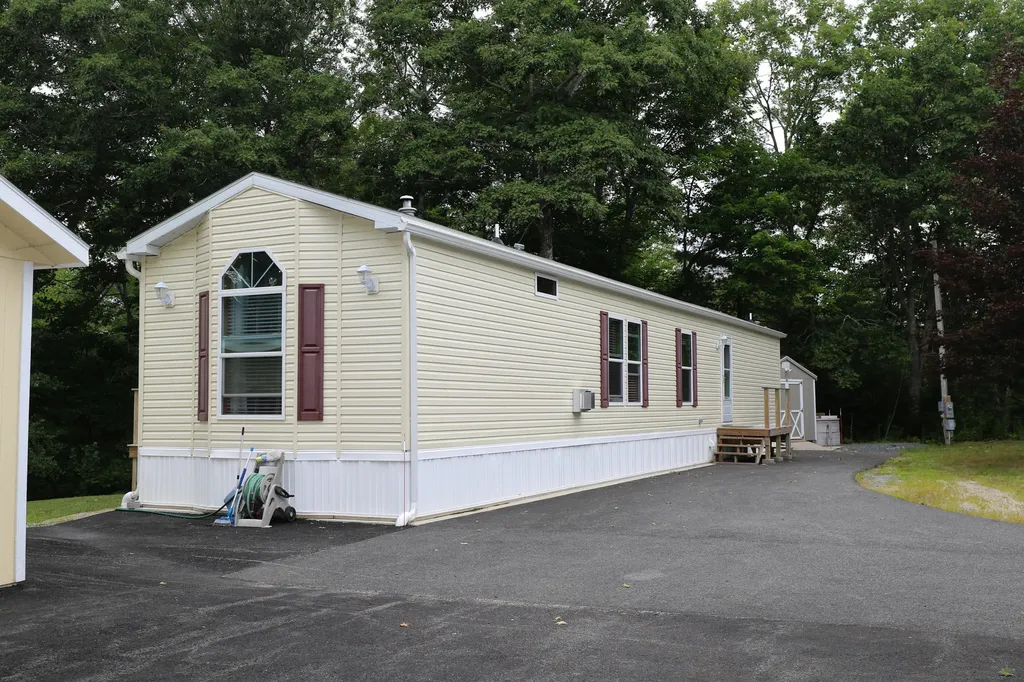 104 Eastbrook Road Franklin ME 04634