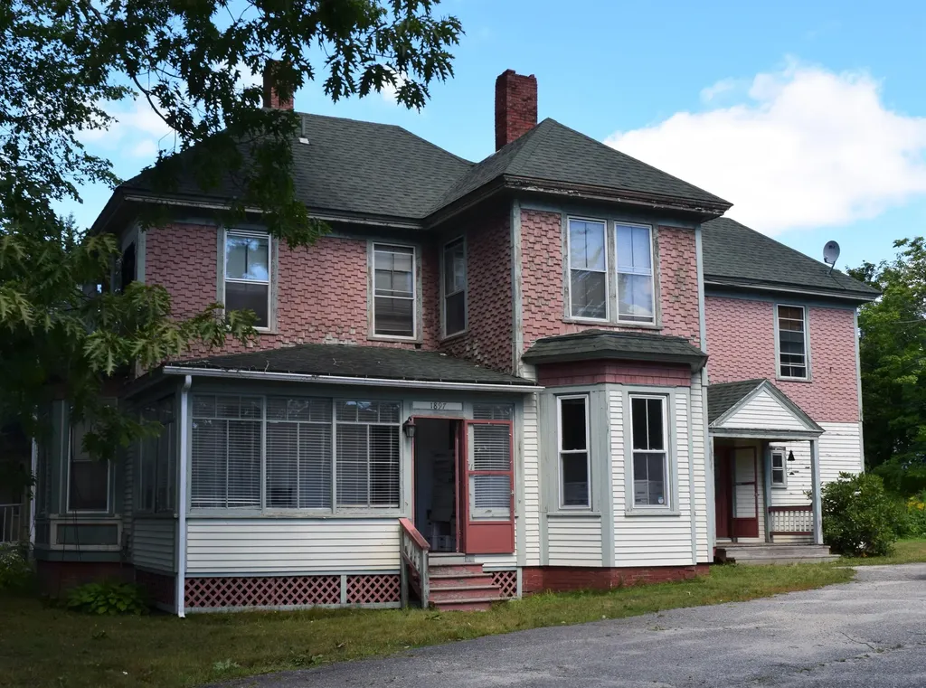 71 Oak Street Ellsworth ME 04605