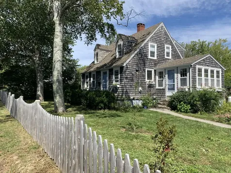 19 Lawn Avenue Rockland ME 04841