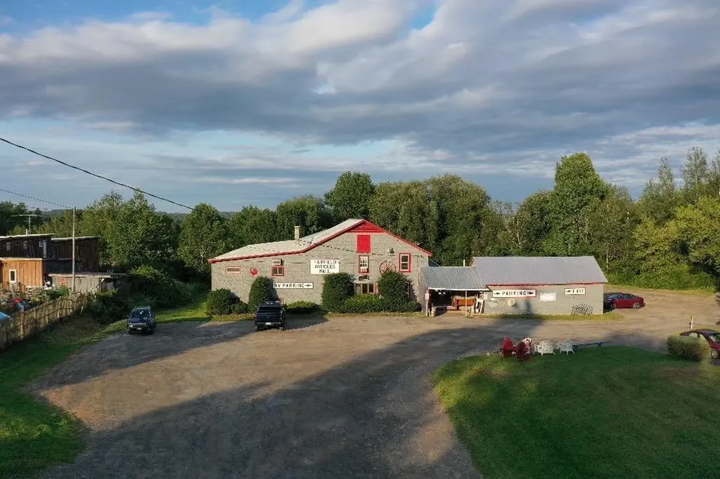 382 Skowhegan Road Fairfield ME 04937