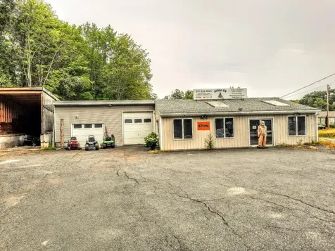875 Eastern Avenue Augusta ME 04330