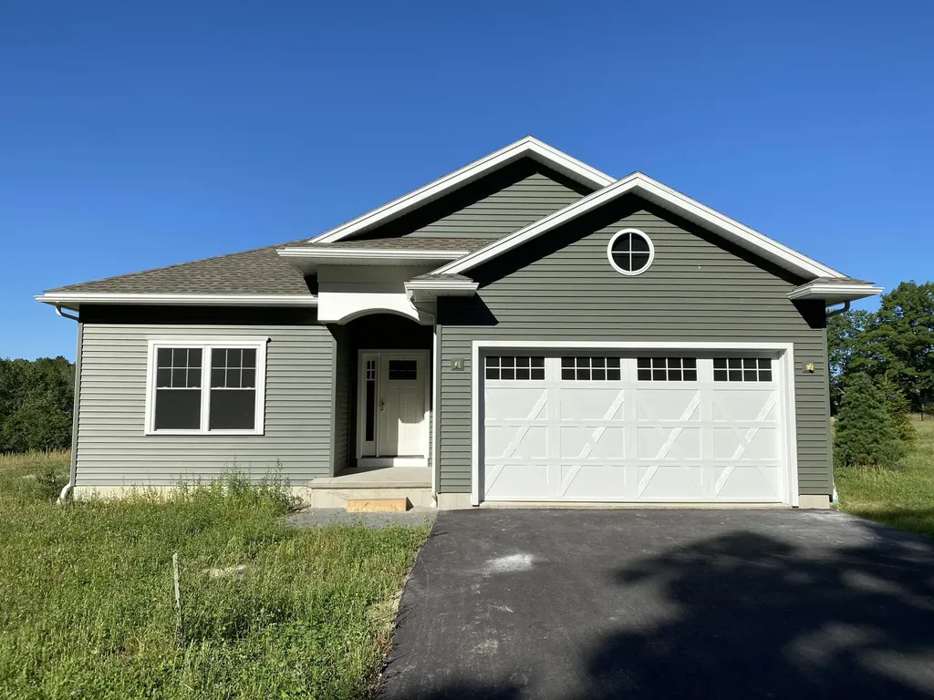 6 Donegal Drive Veazie ME 04401