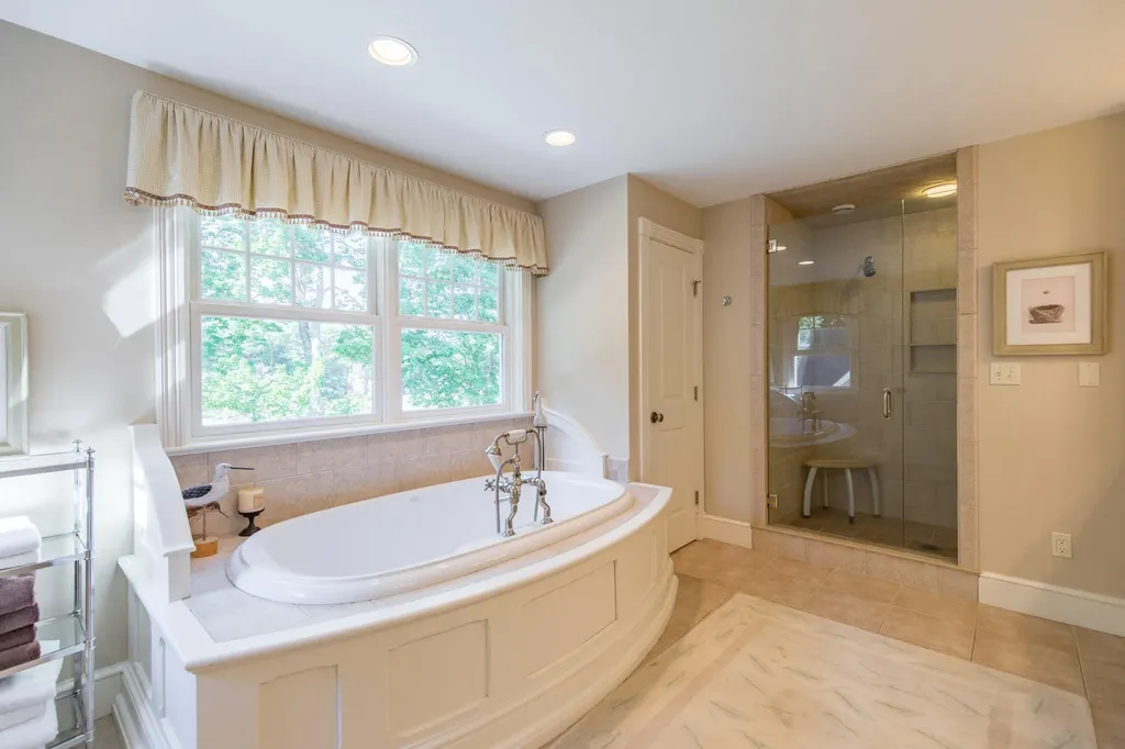 31 Wildwood Way Falmouth ME 04105