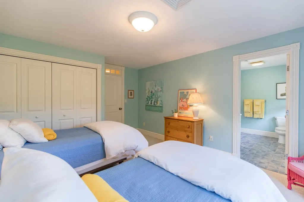 31 Wildwood Way Falmouth ME 04105
