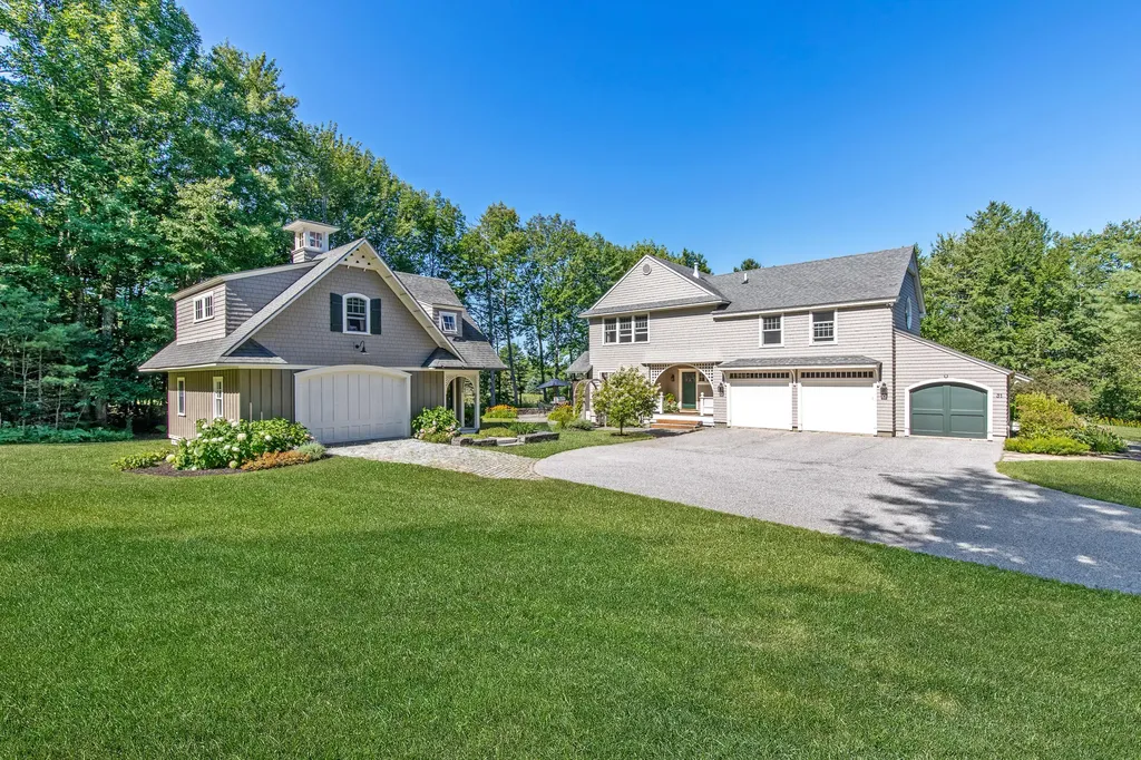 31 Wildwood Way Falmouth ME 04105