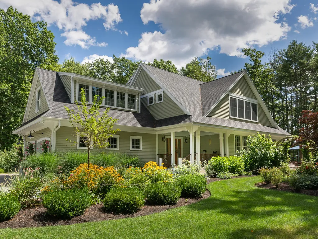 9 Barrells Grove York ME 03909