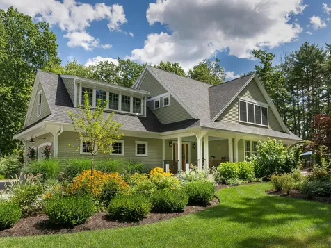 9 Barrells Grove York ME 03909