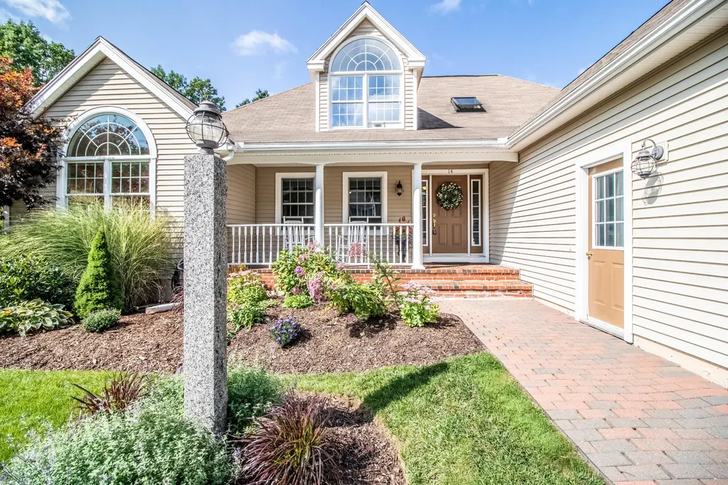 14 Northledge Terrace Falmouth ME 04105
