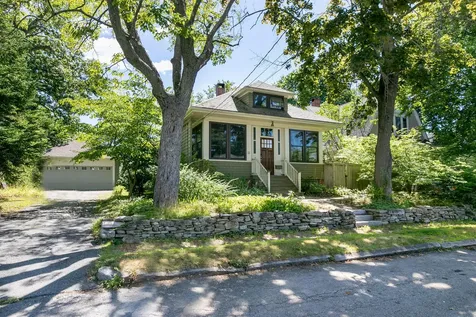 18 Fleetwood Street Portland ME 04102