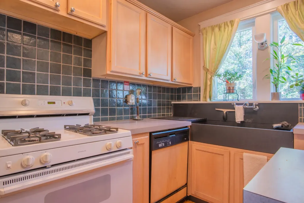 12 William Street Bangor ME 04401