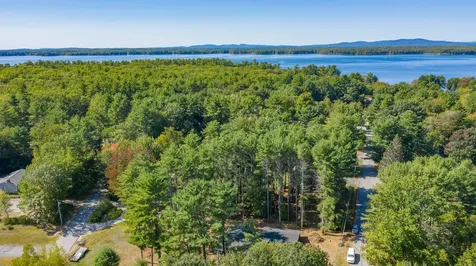 6 Birch Drive Raymond ME 04071