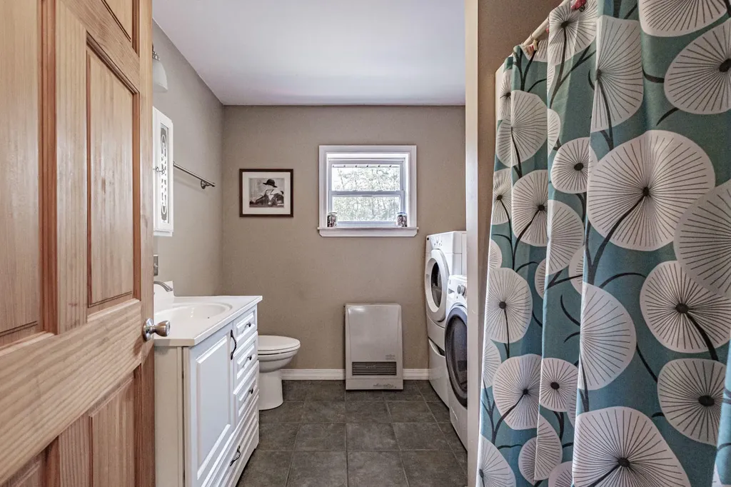 1668 Burkettville Road Appleton ME 04862