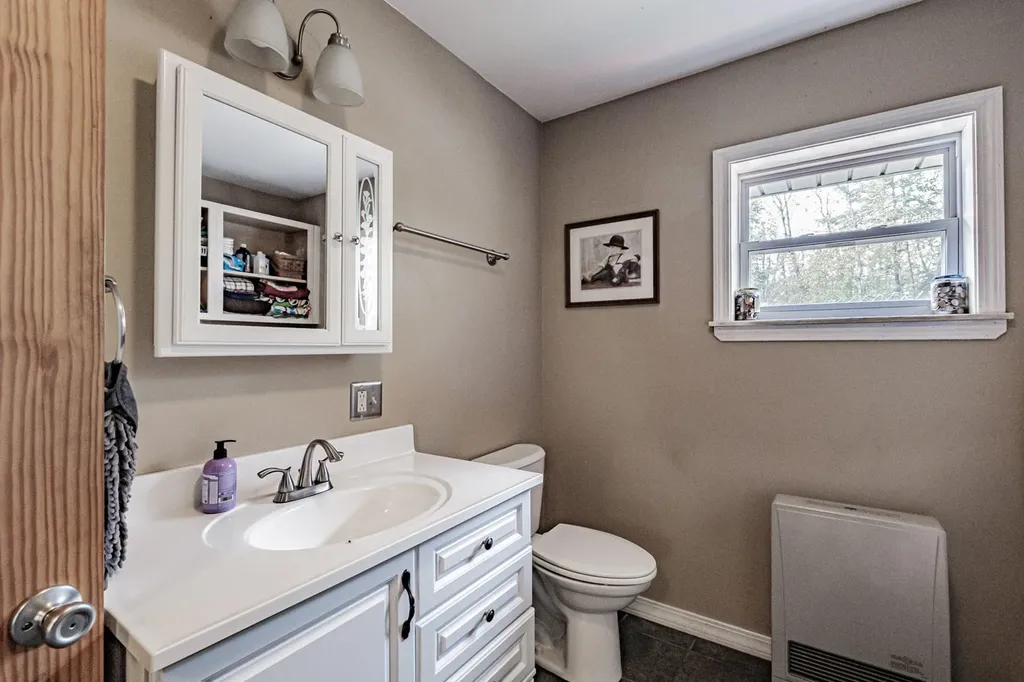 1668 Burkettville Road Appleton ME 04862