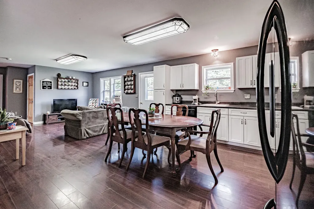 1668 Burkettville Road Appleton ME 04862
