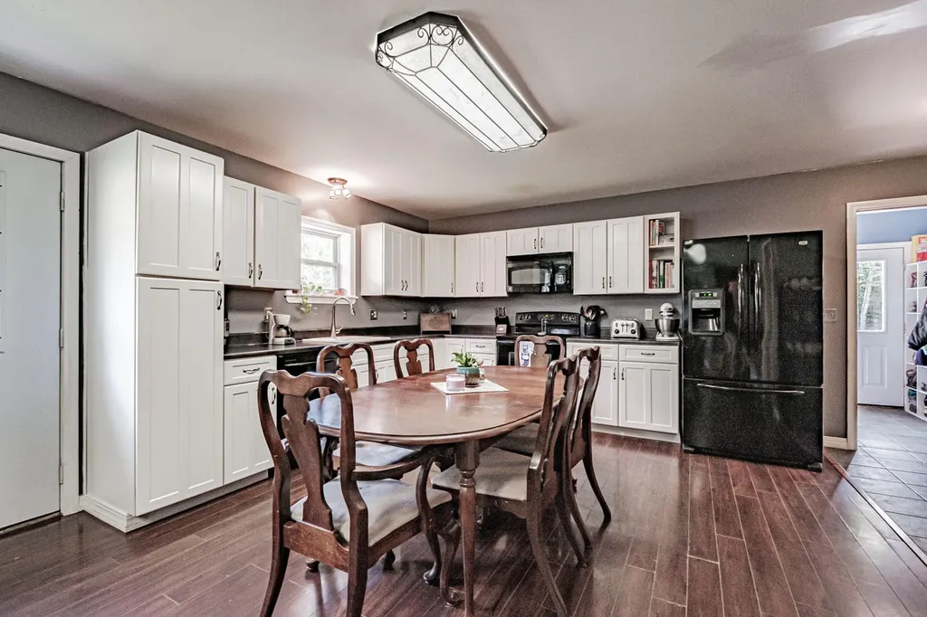 1668 Burkettville Road Appleton ME 04862