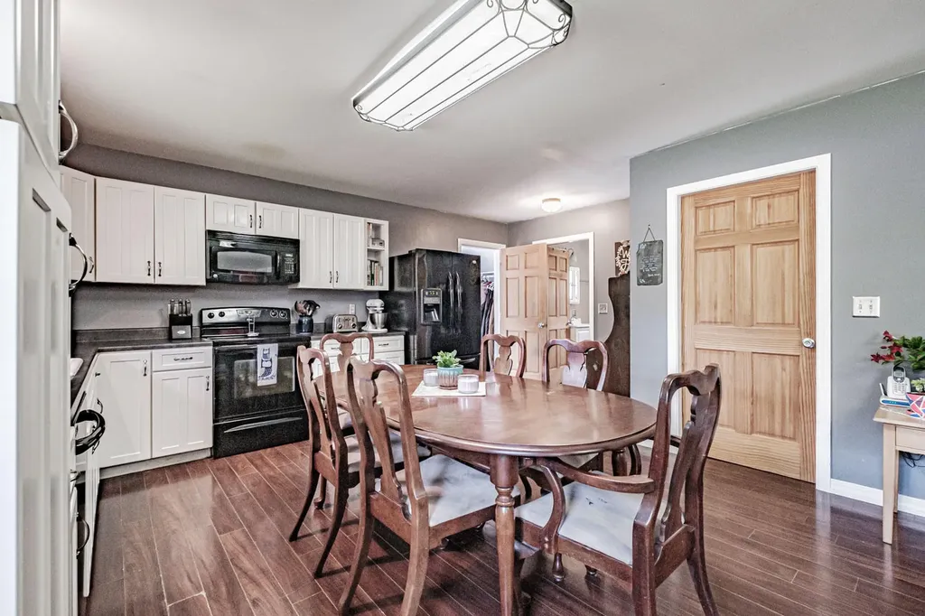 1668 Burkettville Road Appleton ME 04862