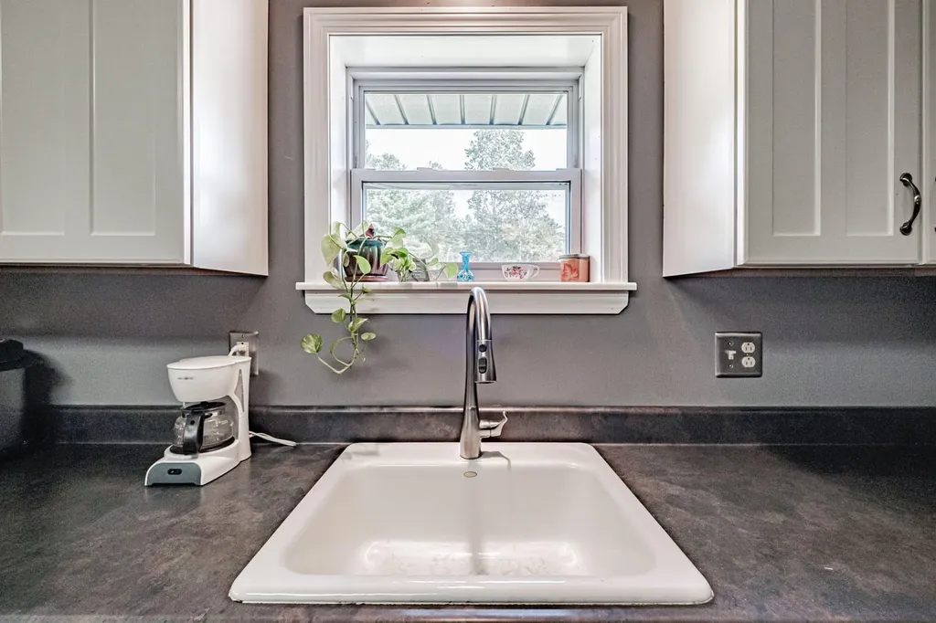 1668 Burkettville Road Appleton ME 04862