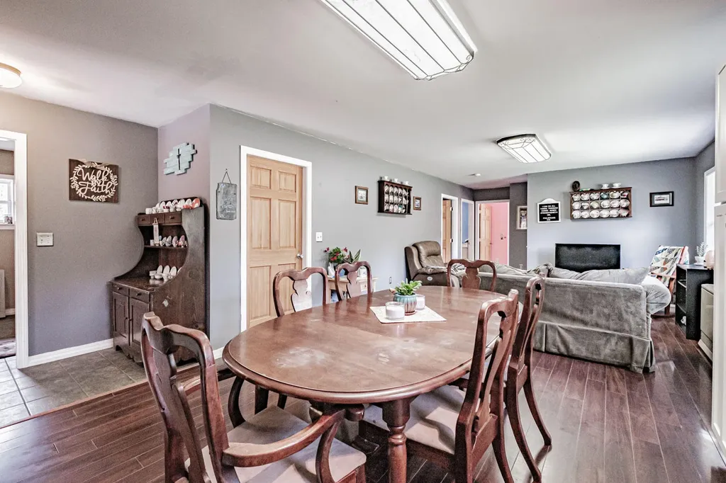 1668 Burkettville Road Appleton ME 04862