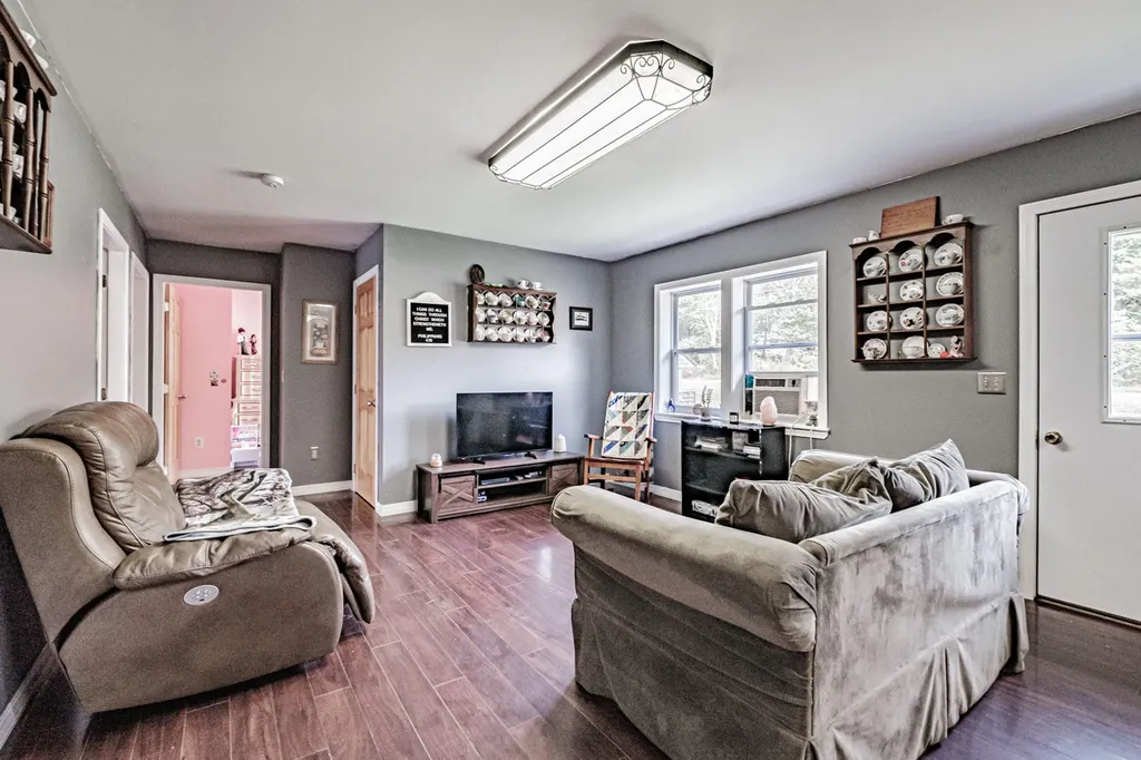 1668 Burkettville Road Appleton ME 04862