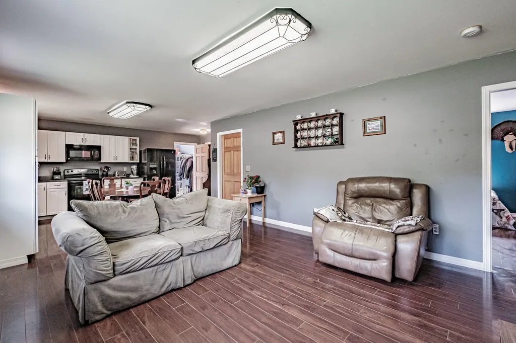 1668 Burkettville Road Appleton ME 04862