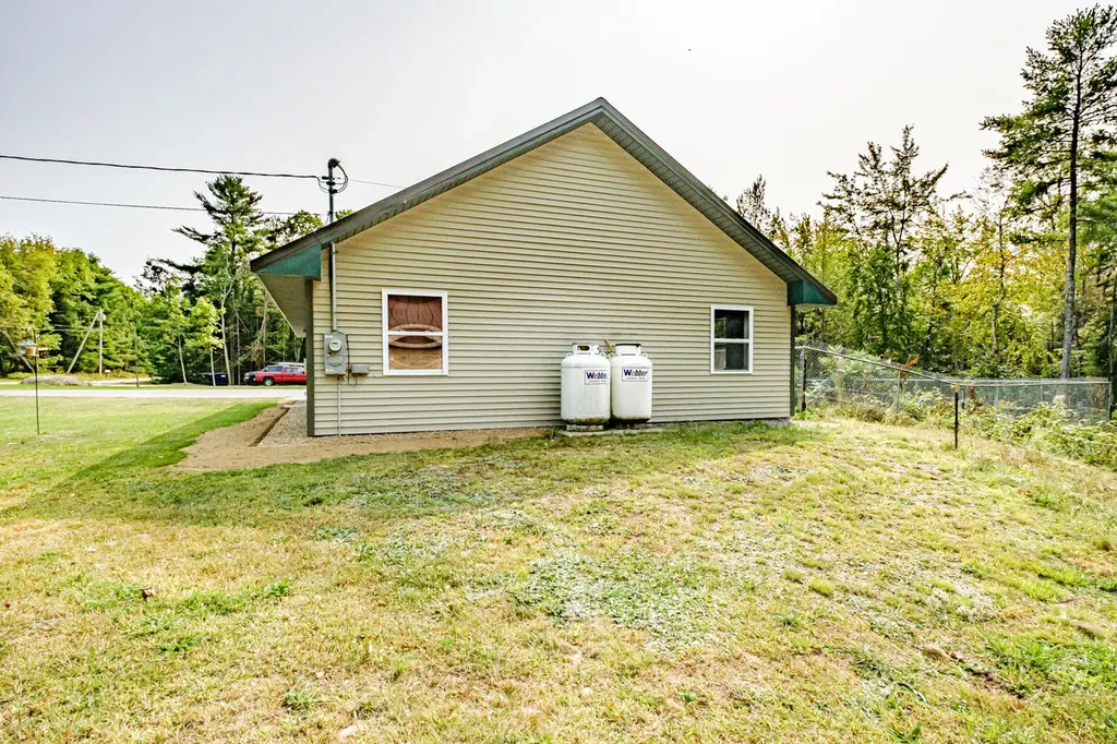 1668 Burkettville Road Appleton ME 04862