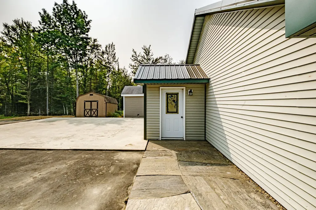 1668 Burkettville Road Appleton ME 04862