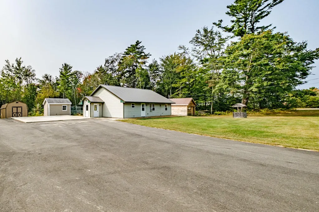 1668 Burkettville Road Appleton ME 04862