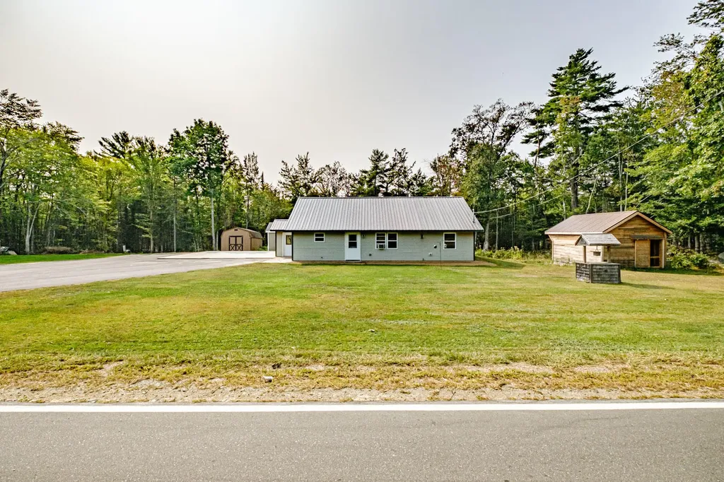 1668 Burkettville Road Appleton ME 04862